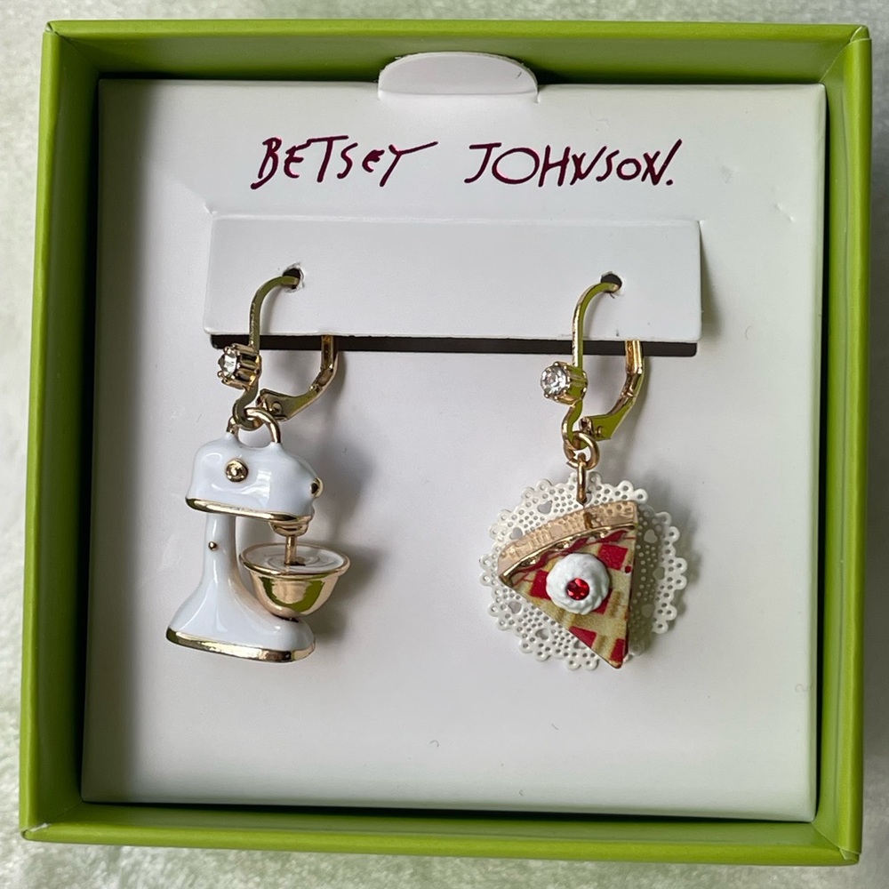 Betsey Johnson Baker Earrings New
